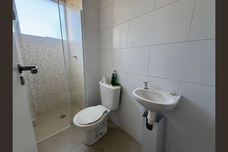Apartamento à venda com 42m², 2 quartos e sem vaga Apartamento à venda com 42m², 2 quartos e sem vagaBanheiro social