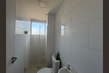 Apartamento à venda com 42m², 2 quartos e sem vaga Apartamento à venda com 42m², 2 quartos e sem vagaBanheiro social