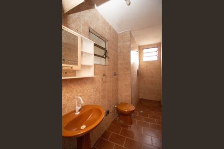 Banheiro de casa para alugar com 2 quartos, 80m² em Vila Penteado, São Paulo