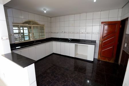 Casa à venda com 2 quartos, 200m² em Taguatinga, Brasília