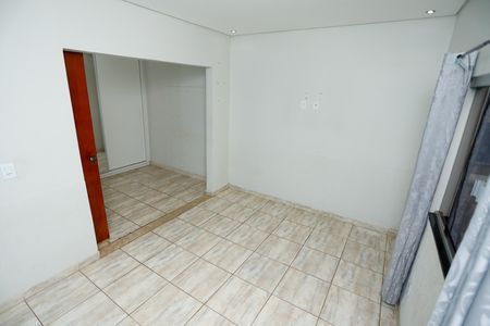Casa à venda com 200m², 2 quartos e 1 vaga
