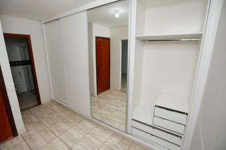 Casa à venda com 200m², 2 quartos e 1 vaga