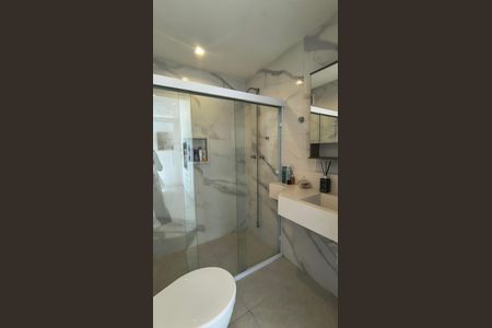 Apartamento à venda com 112m², 3 quartos e 2 vagas Apartamento à venda com 112m², 3 quartos e 2 vagasBanheiro da Suíte
