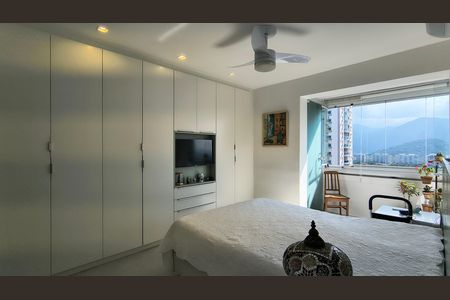 Apartamento à venda com 112m², 3 quartos e 2 vagas Apartamento à venda com 112m², 3 quartos e 2 vagasSuíte