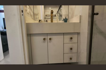 Apartamento à venda com 112m², 3 quartos e 2 vagas Apartamento à venda com 112m², 3 quartos e 2 vagasBanheiro Social