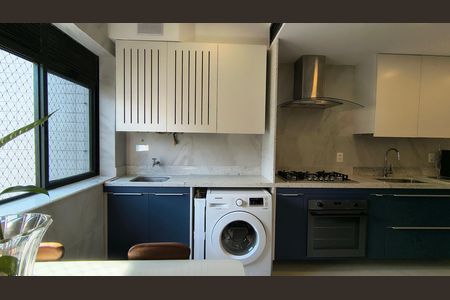 Apartamento à venda com 112m², 3 quartos e 2 vagas Apartamento à venda com 112m², 3 quartos e 2 vagasCozinha e Área de Serviço