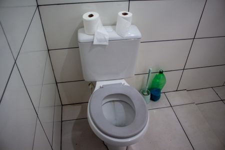 Casa para alugar com 50m², 2 quartos e sem vaga Casa para alugar com 50m², 2 quartos e sem vagaBanheiro