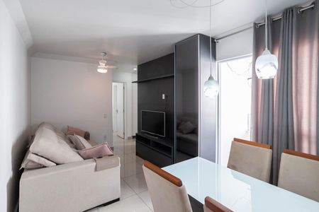 Sala de apartamento para alugar com 2 quartos, 69m² em Planalto, Belo Horizonte