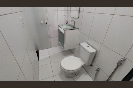 Casa para alugar com 31m², 1 quarto e 1 vaga Casa para alugar com 31m², 1 quarto e 1 vagaBanheiro
