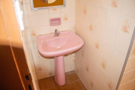 Casa para alugar com 90m², 3 quartos e sem vaga Casa para alugar com 90m², 3 quartos e sem vagaBanheiro 1
