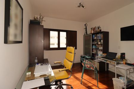 Apartamento à venda com 174m², 3 quartos e 2 vagasEscritório