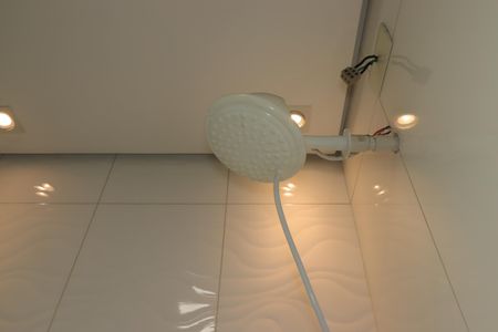 Casa à venda com 183m², 3 quartos e 3 vagasBanheiro da Suíte 2 - Chuveiro