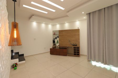 Casa à venda com 183m², 3 quartos e 3 vagasSala