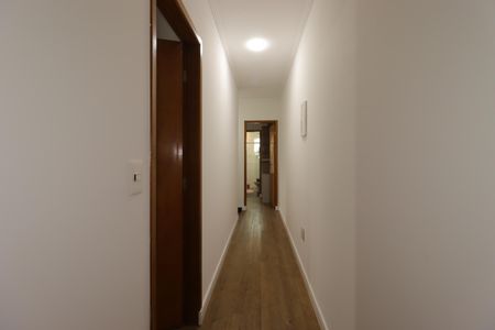 Casa à venda com 183m², 3 quartos e 3 vagasCorredor do segundo piso