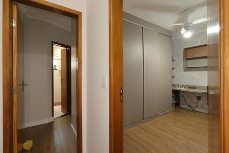 Casa à venda com 183m², 3 quartos e 3 vagasCorredor do segundo piso