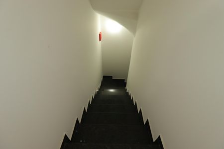 Casa à venda com 183m², 3 quartos e 3 vagasEscada para a garagem