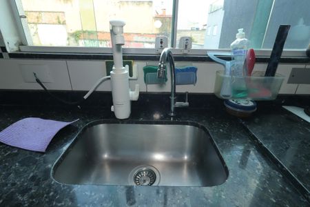 Casa à venda com 183m², 3 quartos e 3 vagasCozinha - Pia