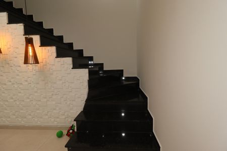 Casa à venda com 183m², 3 quartos e 3 vagasEscada