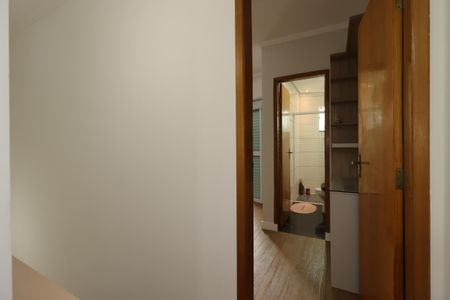 Casa à venda com 183m², 3 quartos e 3 vagasCorredor do segundo piso