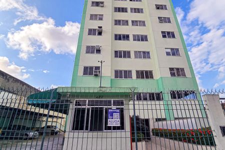 Apartamento para alugar com 45m², 2 quartos e 1 vaga Apartamento para alugar com 45m², 2 quartos e 1 vagaFachada e portaria e placa