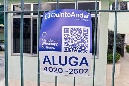 Apartamento para alugar com 45m², 2 quartos e 1 vaga Apartamento para alugar com 45m², 2 quartos e 1 vagaFachada e portaria e placa