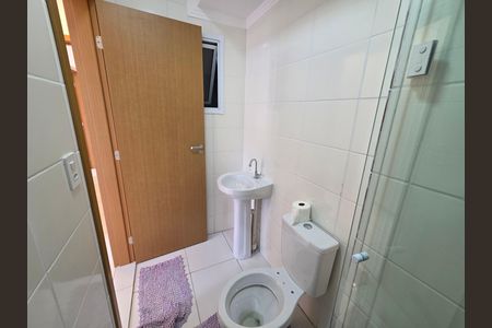 Apartamento para alugar com 57m², 2 quartos e 1 vaga Apartamento para alugar com 57m², 2 quartos e 1 vagaBanheiro da Suíte 1