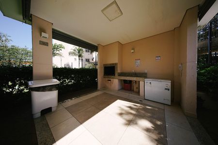 Apartamento para alugar com 40m², 2 quartos e sem vagaÁrea comum - Churrasqueira
