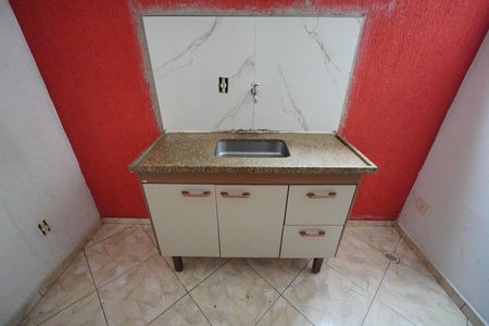 Cozinha de kitnet/studio para alugar com 1 quarto, 28m² em Liberdade, São Paulo