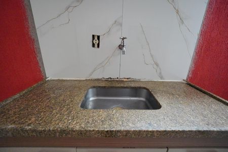 Cozinha de kitnet/studio para alugar com 1 quarto, 28m² em Liberdade, São Paulo