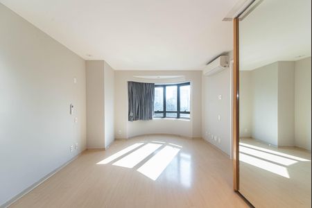 Apartamento à venda com 163m², 3 quartos e 3 vagas Apartamento à venda com 163m², 3 quartos e 3 vagasSuite 3
