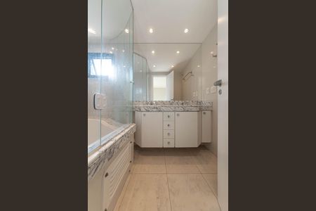 Apartamento à venda com 163m², 3 quartos e 3 vagas Apartamento à venda com 163m², 3 quartos e 3 vagasBanheiro da Suíte 3
