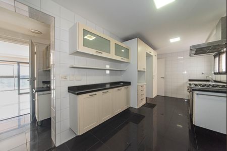 Apartamento à venda com 163m², 3 quartos e 3 vagas Apartamento à venda com 163m², 3 quartos e 3 vagasCozinha