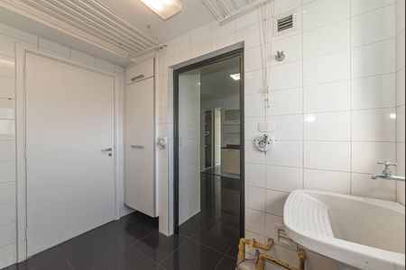 Apartamento à venda com 163m², 3 quartos e 3 vagas Apartamento à venda com 163m², 3 quartos e 3 vagasArea de serviço
