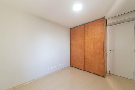 Apartamento à venda com 163m², 3 quartos e 3 vagas Apartamento à venda com 163m², 3 quartos e 3 vagasSuite 1