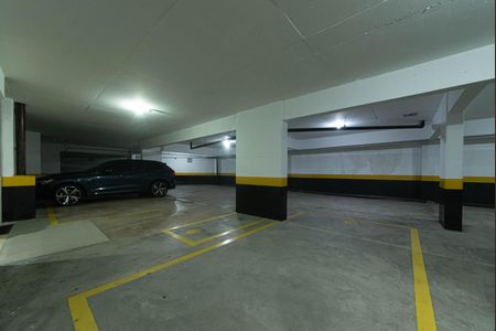 Apartamento à venda com 163m², 3 quartos e 3 vagas Apartamento à venda com 163m², 3 quartos e 3 vagasGaragem