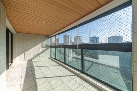 Apartamento à venda com 163m², 3 quartos e 3 vagas Apartamento à venda com 163m², 3 quartos e 3 vagasVaranda