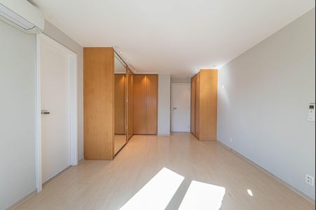 Apartamento à venda com 163m², 3 quartos e 3 vagas Apartamento à venda com 163m², 3 quartos e 3 vagasSuite 3