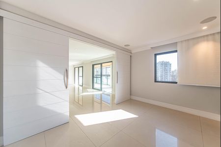 Apartamento à venda com 163m², 3 quartos e 3 vagas Apartamento à venda com 163m², 3 quartos e 3 vagasSala de TV