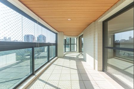 Apartamento à venda com 163m², 3 quartos e 3 vagas Apartamento à venda com 163m², 3 quartos e 3 vagasVaranda