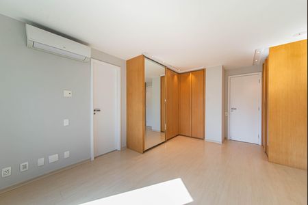 Apartamento à venda com 163m², 3 quartos e 3 vagas Apartamento à venda com 163m², 3 quartos e 3 vagasSuite 3