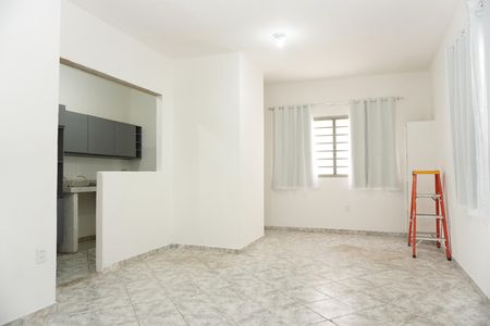 Sala  de casa para alugar com 1 quarto, 30m² em Ipiranga, Belo Horizonte