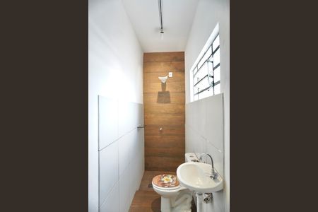 Casa para alugar com 30m², 1 quarto e sem vaga Casa para alugar com 30m², 1 quarto e sem vagaBanheiro Social