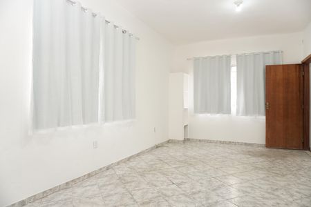 Sala  de casa para alugar com 1 quarto, 30m² em Ipiranga, Belo Horizonte