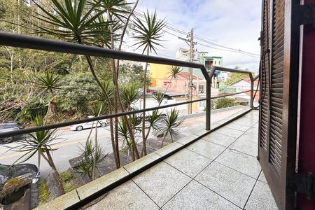 Casa à venda com 230m², 2 quartos e 2 vagas Casa à venda com 230m², 2 quartos e 2 vagasSacada da Suíte