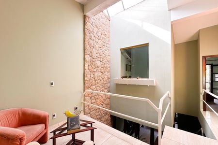 Casa à venda com 230m², 2 quartos e 2 vagas Casa à venda com 230m², 2 quartos e 2 vagasAcesso aos Quartos