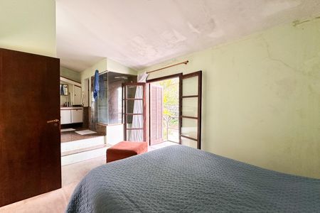 Casa à venda com 230m², 2 quartos e 2 vagas Casa à venda com 230m², 2 quartos e 2 vagasSuíte