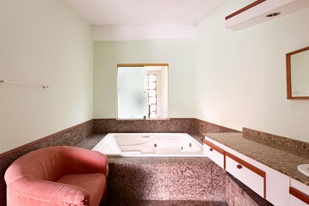 Casa à venda com 230m², 2 quartos e 2 vagas Casa à venda com 230m², 2 quartos e 2 vagasBanheiro da Suíte