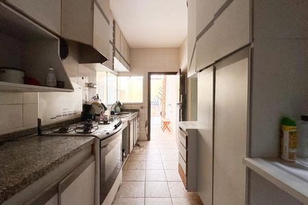 Casa à venda com 230m², 2 quartos e 2 vagas Casa à venda com 230m², 2 quartos e 2 vagasCozinha