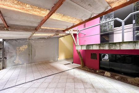 Casa à venda com 230m², 2 quartos e 2 vagas Casa à venda com 230m², 2 quartos e 2 vagasGaragem