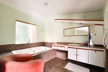 Casa à venda com 230m², 2 quartos e 2 vagas Casa à venda com 230m², 2 quartos e 2 vagasBanheiro da Suíte